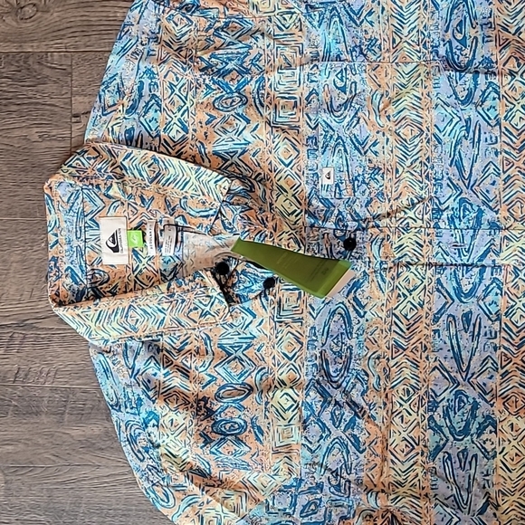 Quicksilver Regular Fit Heyday Men's Small button down shirt NWT - Picture 4 of 5